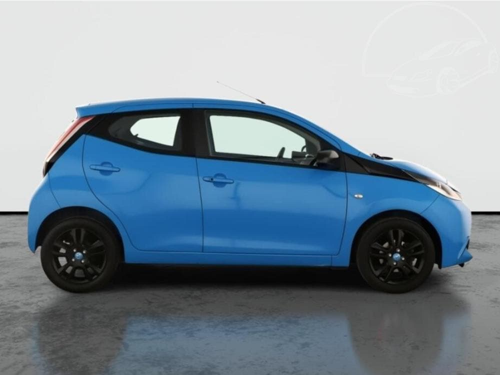 2015 Toyota AYGO - 11