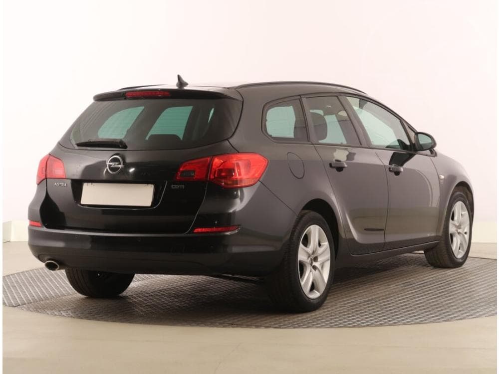 2011 Opel ASTRA - 5