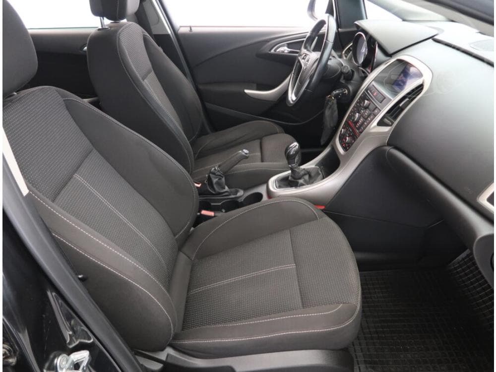 2011 Opel ASTRA - 9