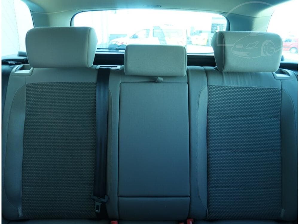 2010 Volkswagen GOLF - 10