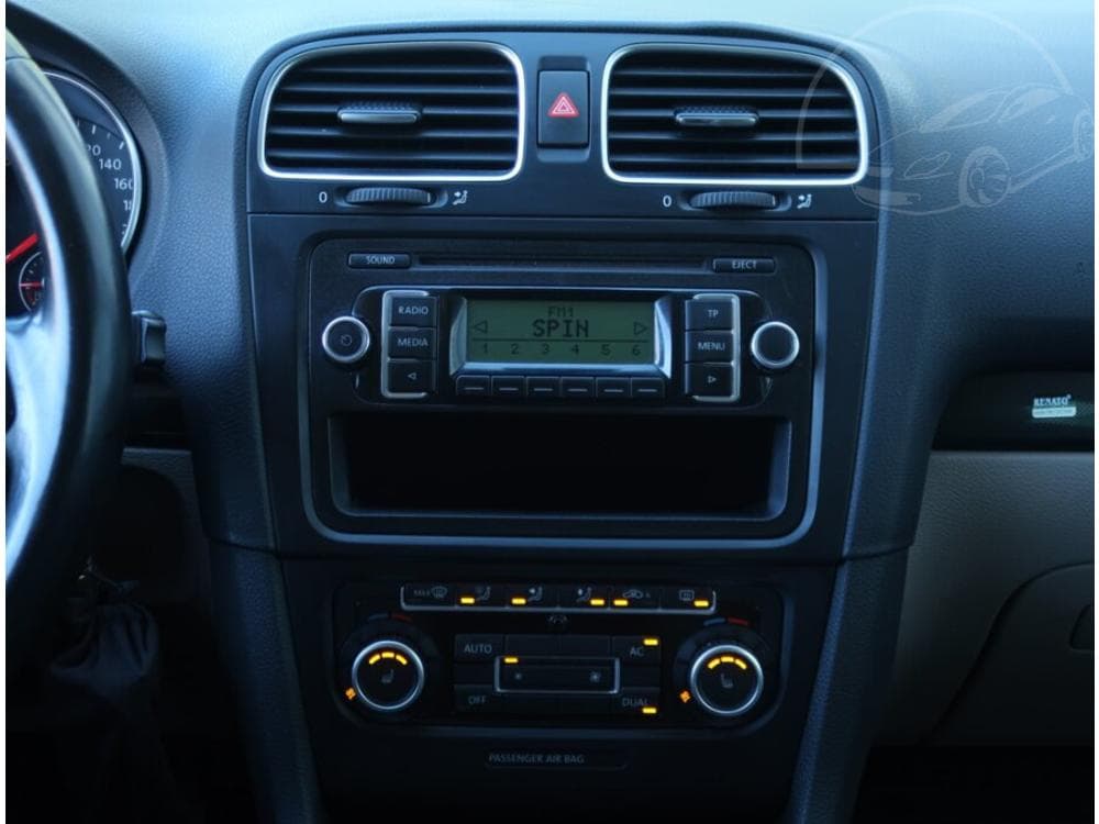 2010 Volkswagen GOLF - 12