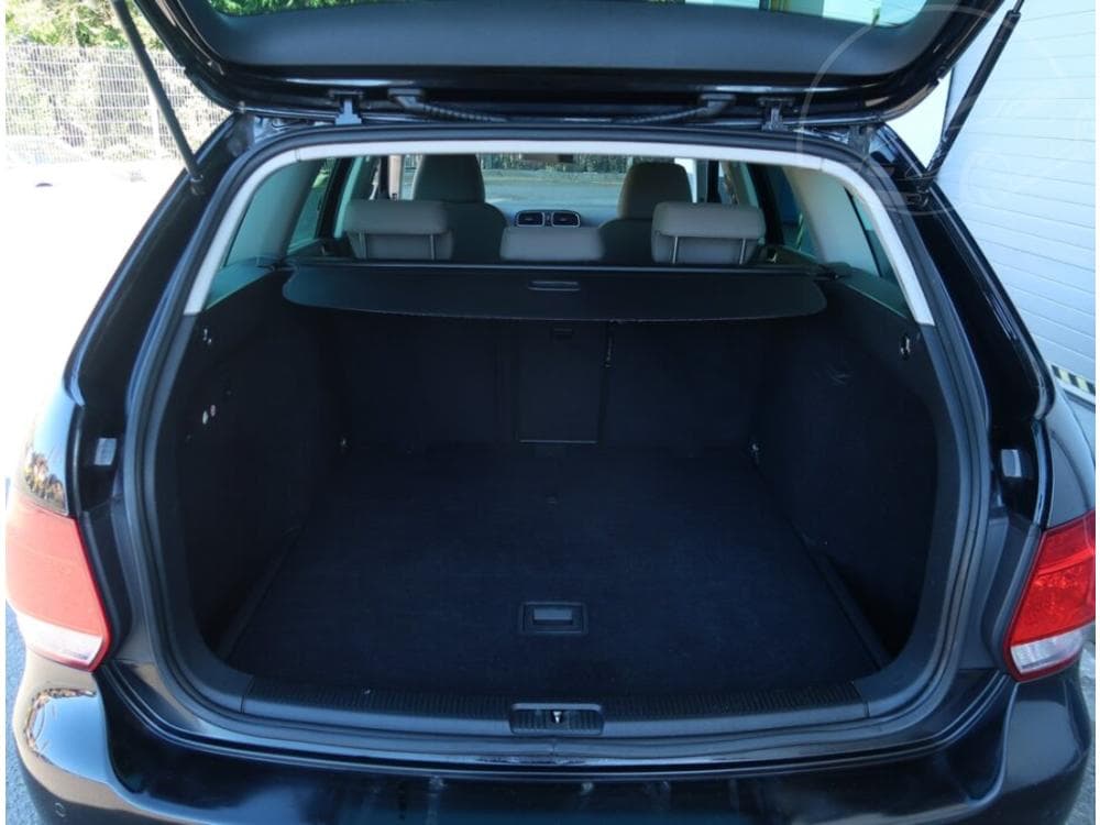 2010 Volkswagen GOLF - 13