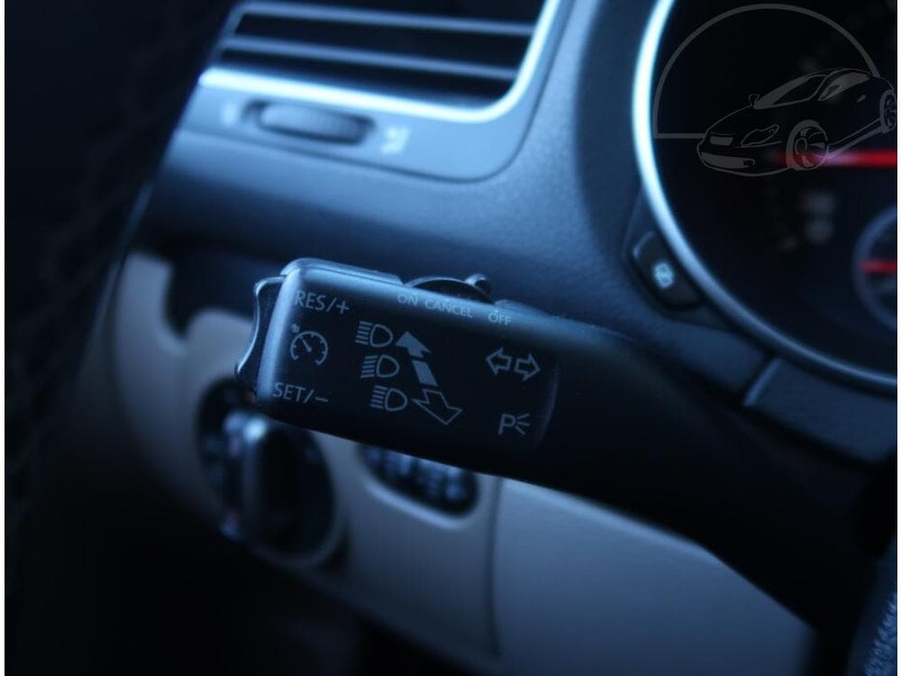 2010 Volkswagen GOLF - 14