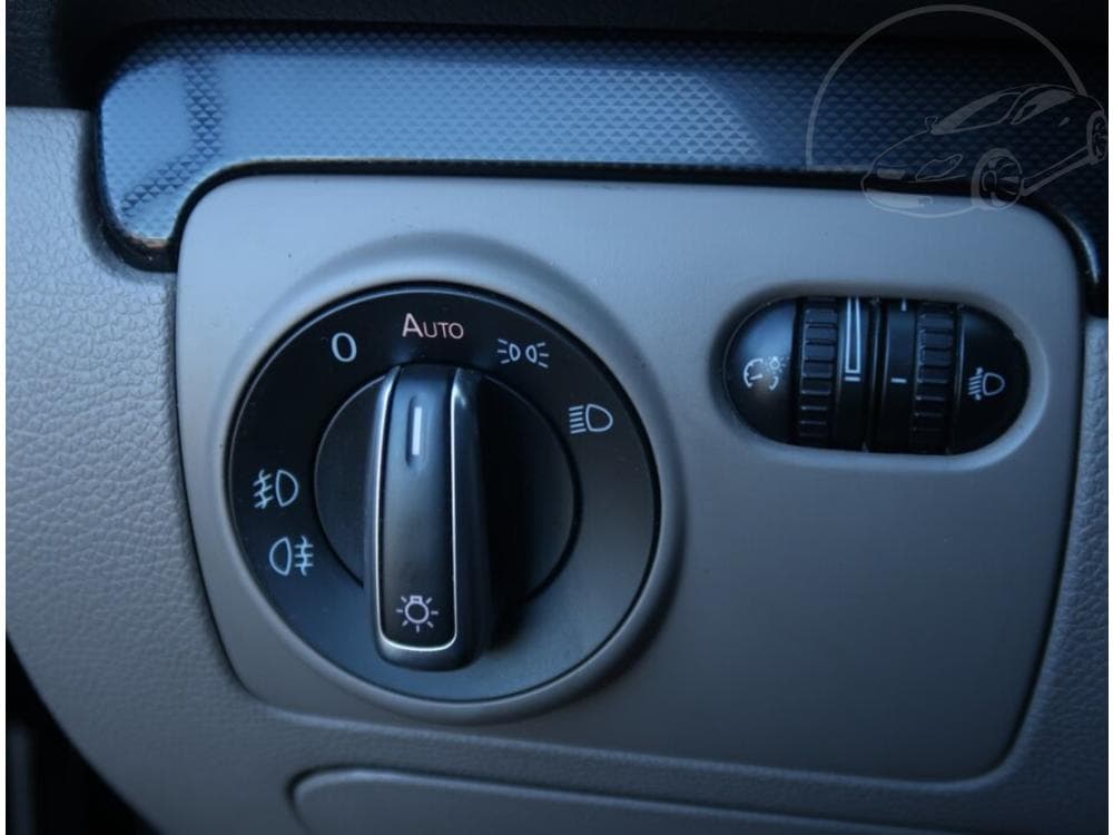 2010 Volkswagen GOLF - 15