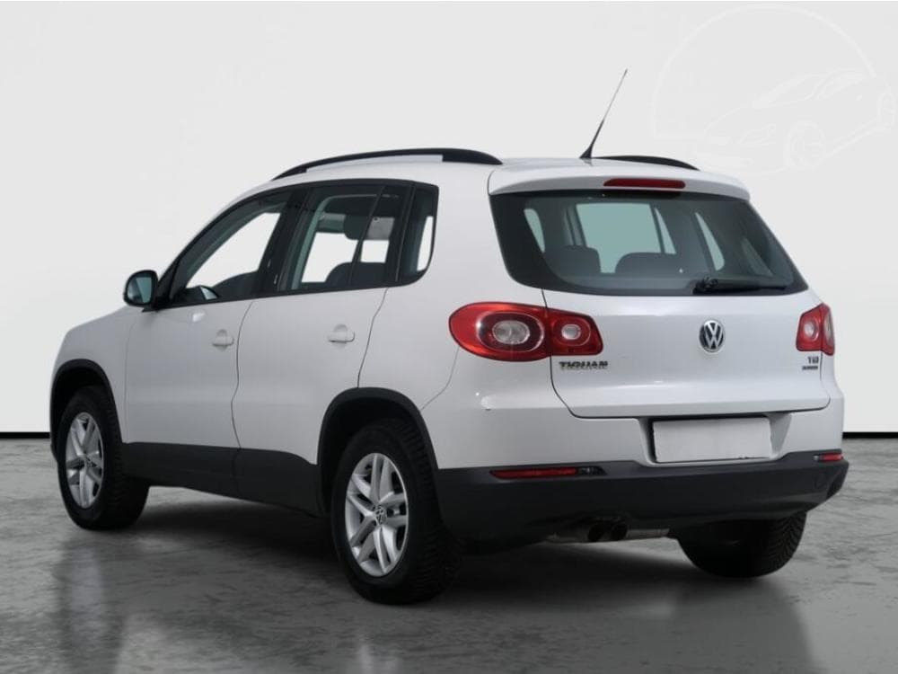 2011 Volkswagen TIGUAN - 4