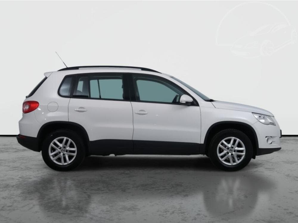 2011 Volkswagen TIGUAN - 5