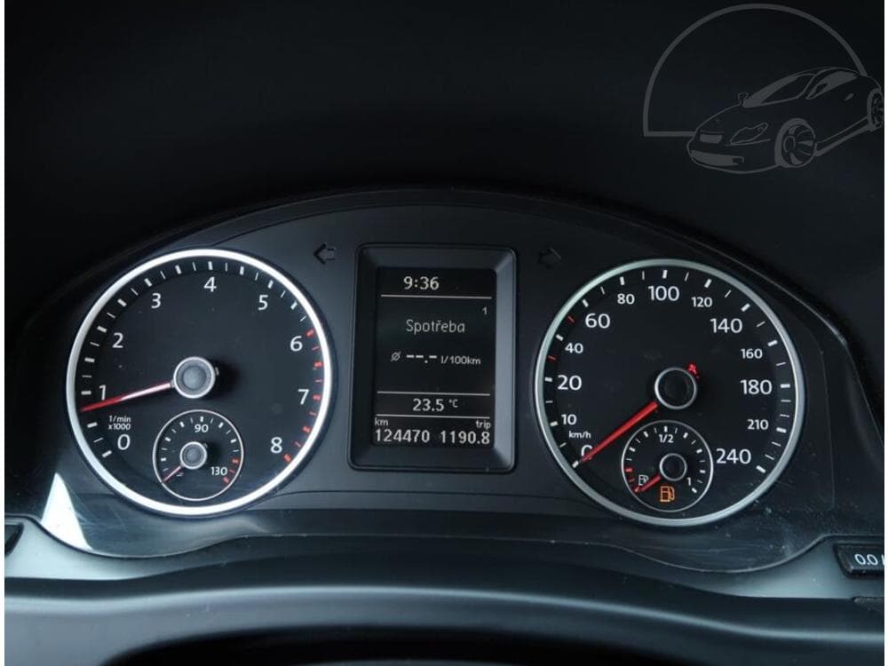 2011 Volkswagen TIGUAN - 9