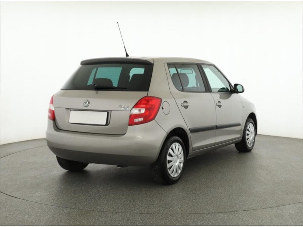 2011 Škoda FABIA - 9