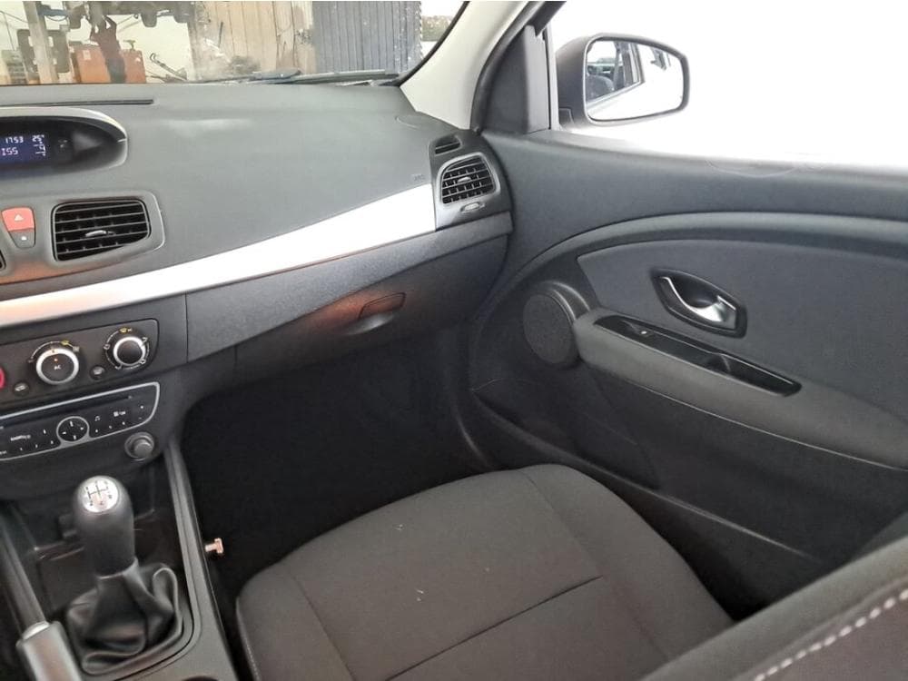 2010 Renault FLUENCE - 8