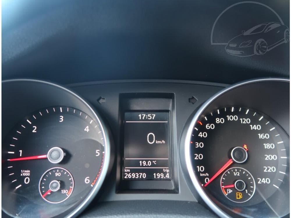 2010 Volkswagen GOLF - 11