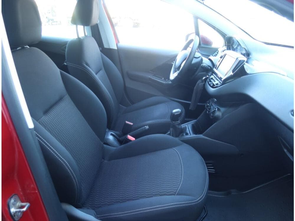 2018 Peugeot 208 - 17