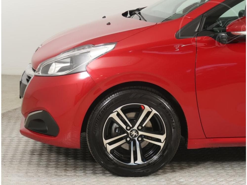 2018 Peugeot 208 - 27