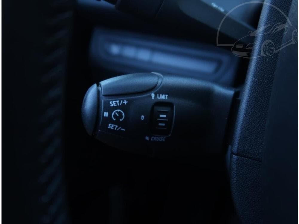 2018 Peugeot 208 - 29