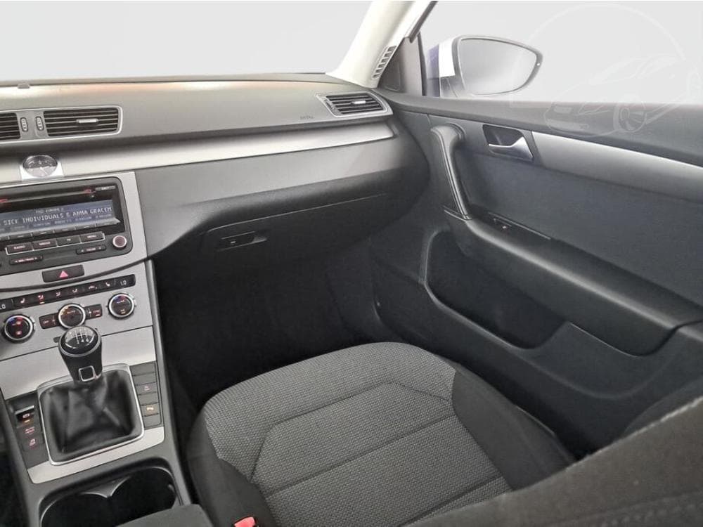 2013 Volkswagen PASSAT - 8