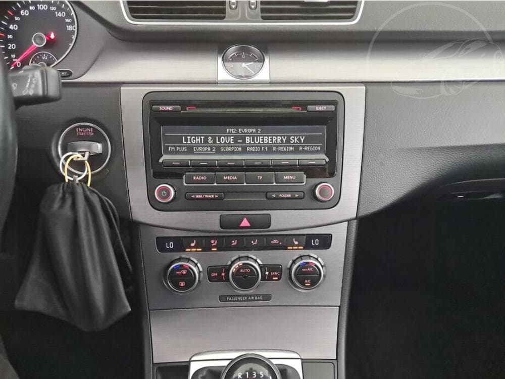 2013 Volkswagen PASSAT - 12