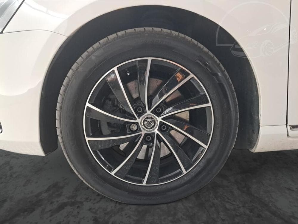 2013 Volkswagen PASSAT - 15