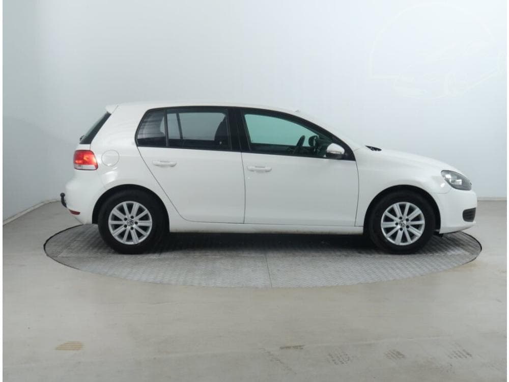 2011 Volkswagen GOLF - 11