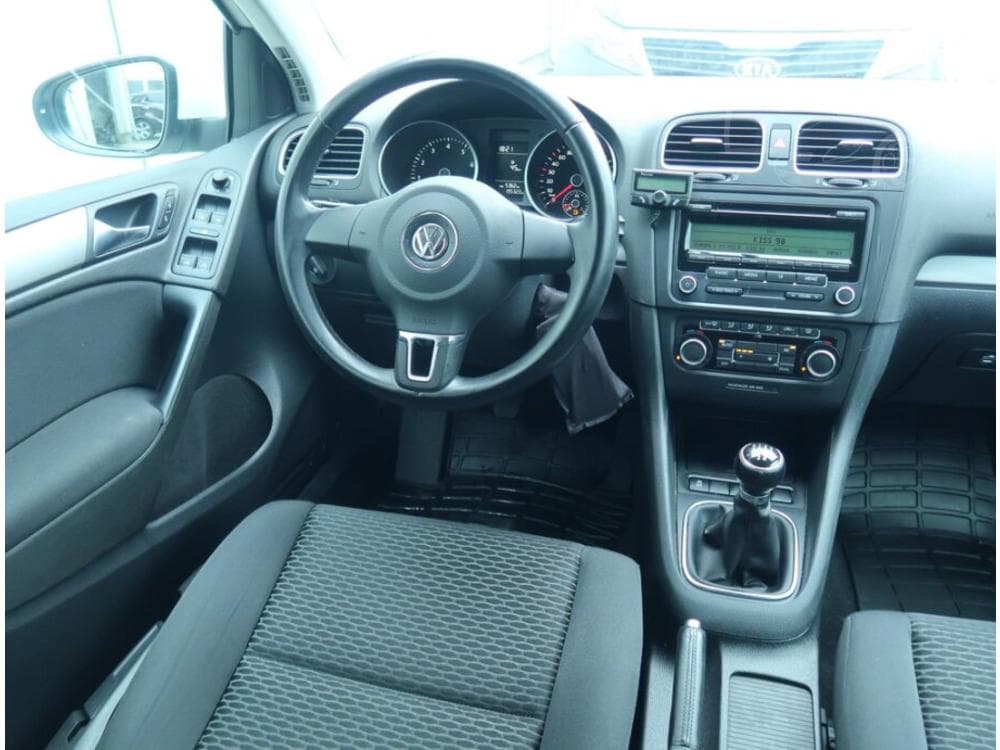 2011 Volkswagen GOLF - 13