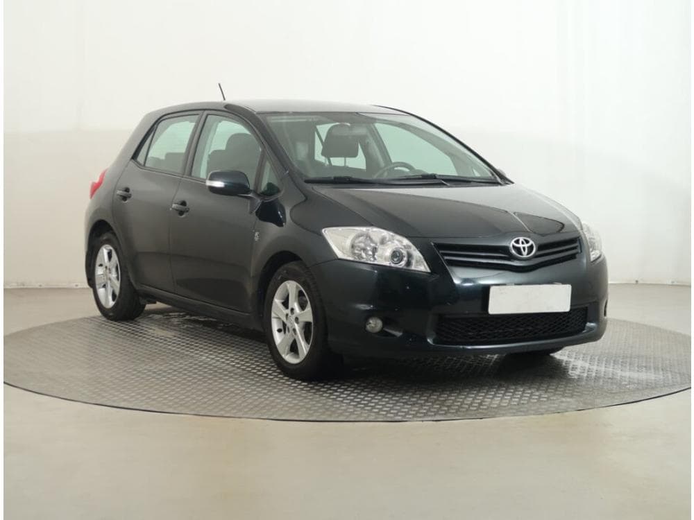 2011 Toyota AURIS