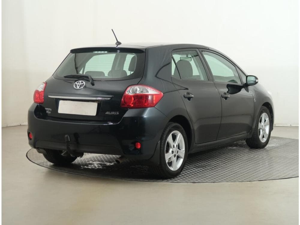 2011 Toyota AURIS - 5