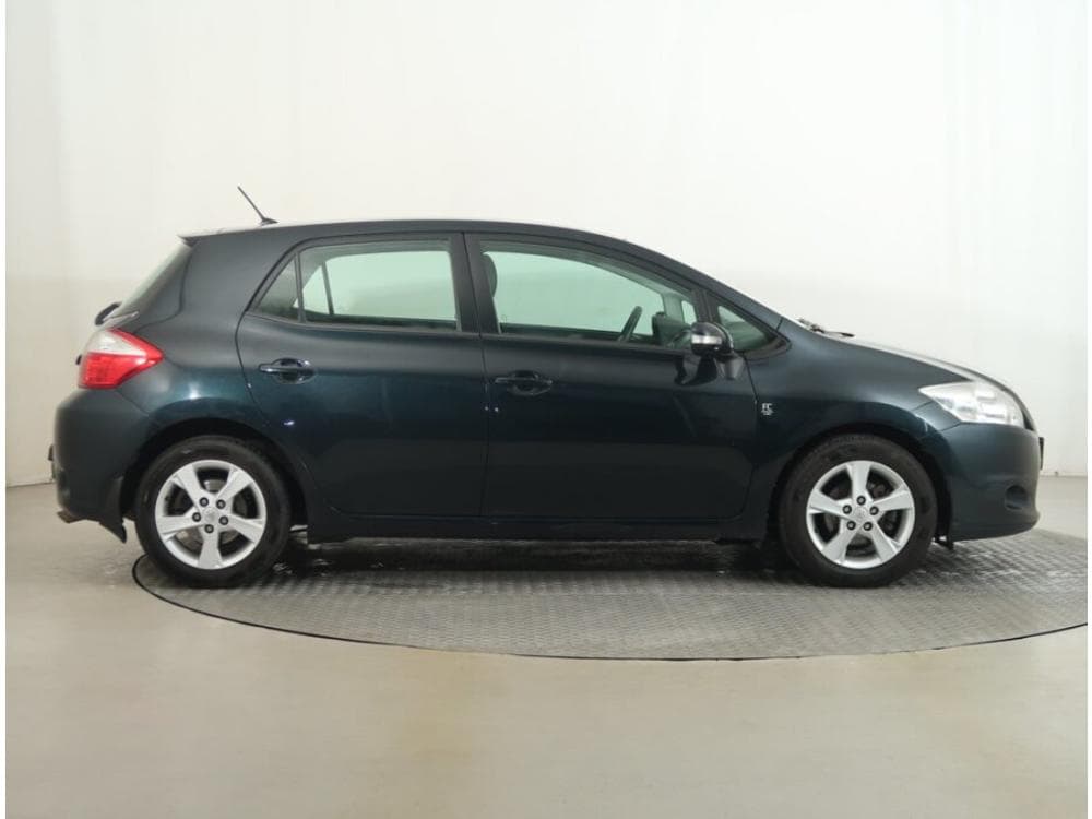 2011 Toyota AURIS - 6