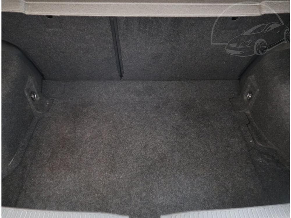 2011 Toyota AURIS - 12
