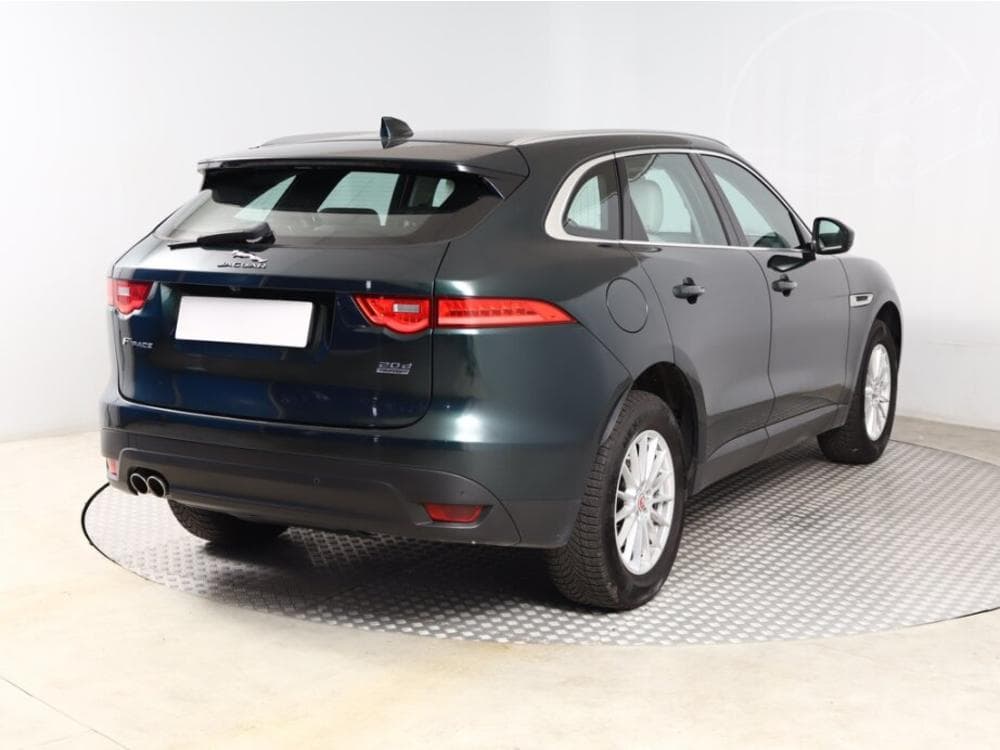 2016 Jaguar F-PACE - 5