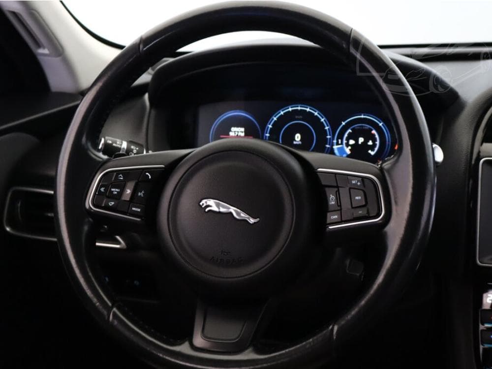 2016 Jaguar F-PACE - 14