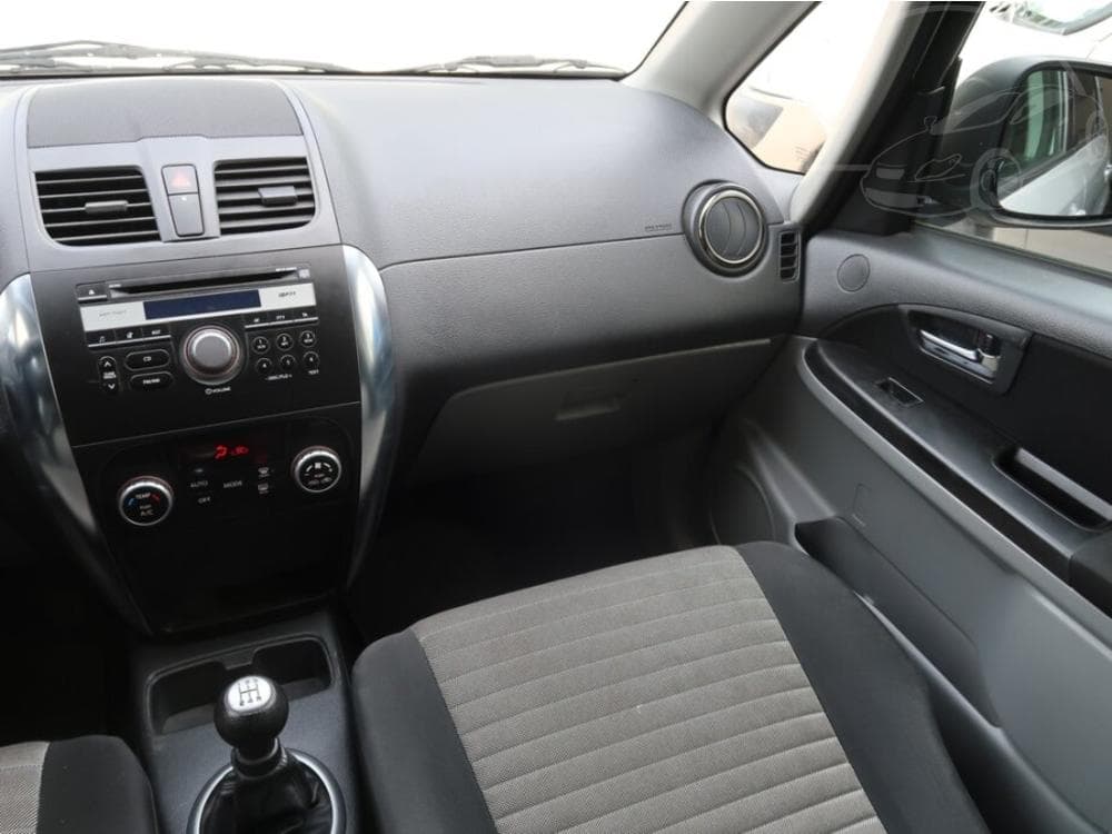 2010 Suzuki SX4 - 8