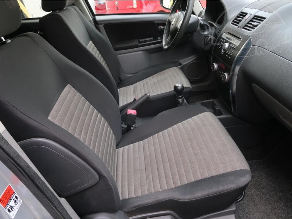 2010 Suzuki SX4 - 9