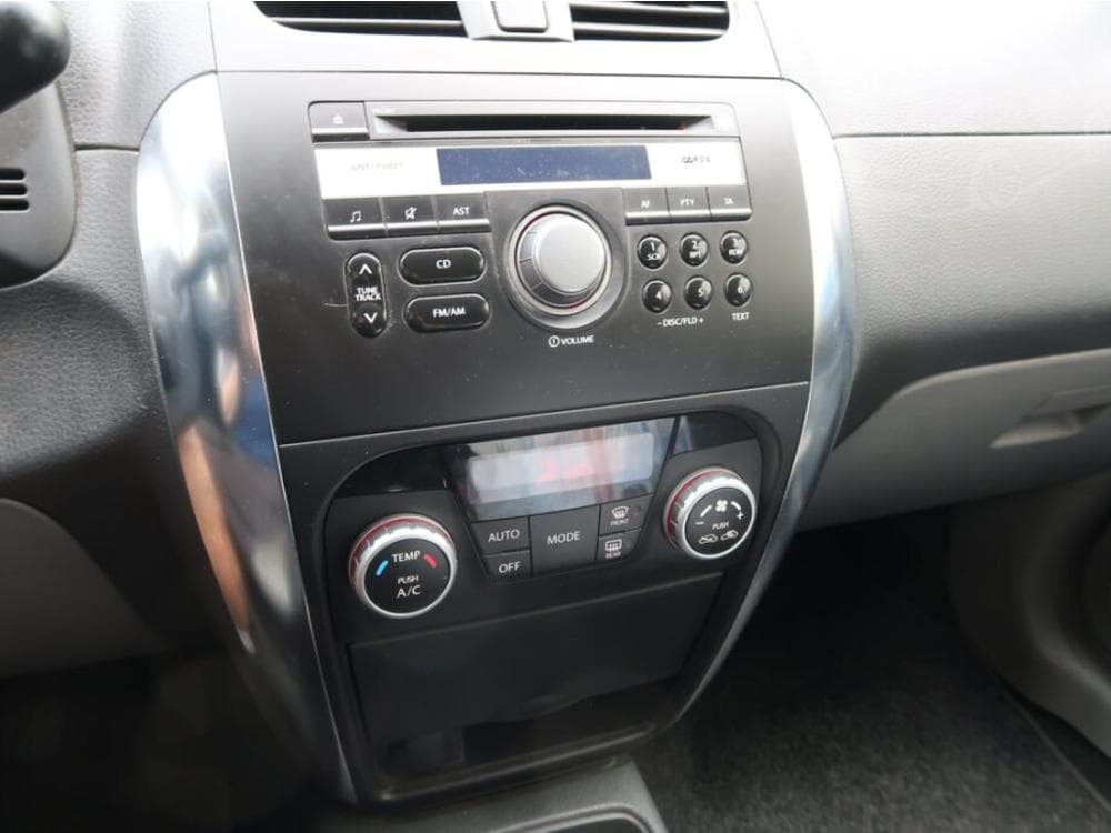 2010 Suzuki SX4 - 12