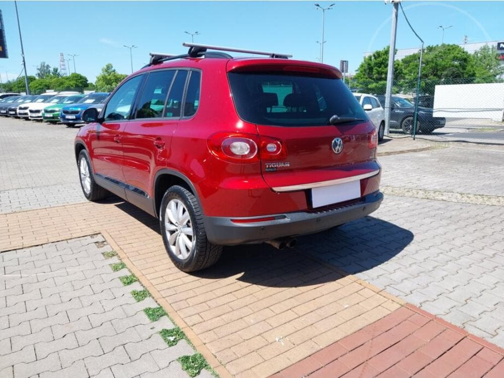 2010 Volkswagen TIGUAN - 7