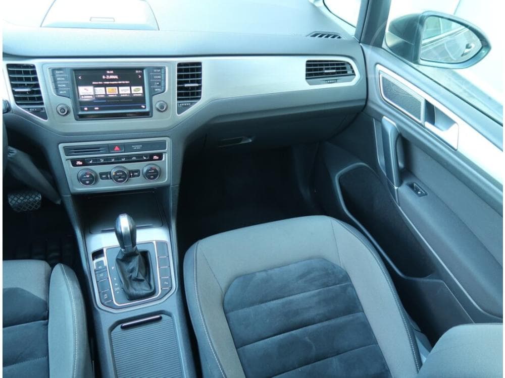 2017 Volkswagen GOLF - 8