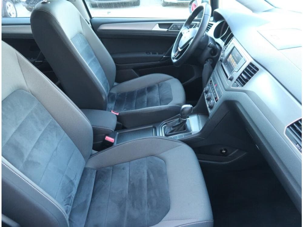 2017 Volkswagen GOLF - 9
