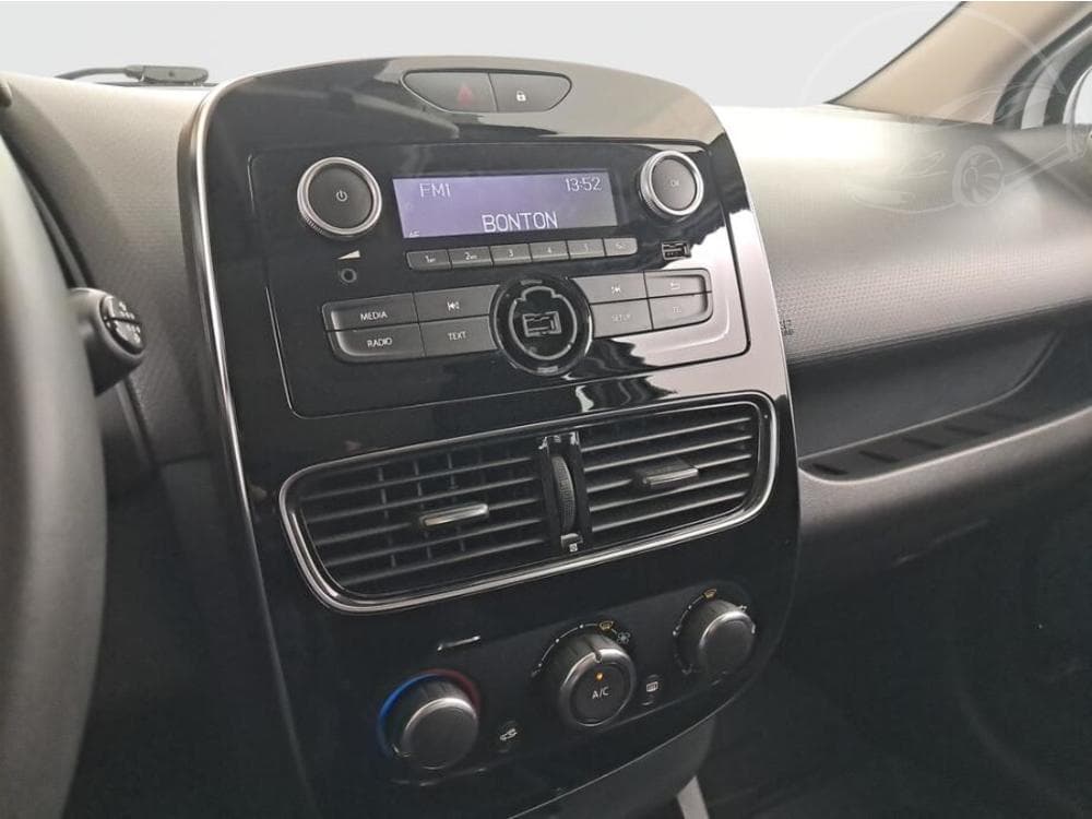 2019 Renault CLIO - 12