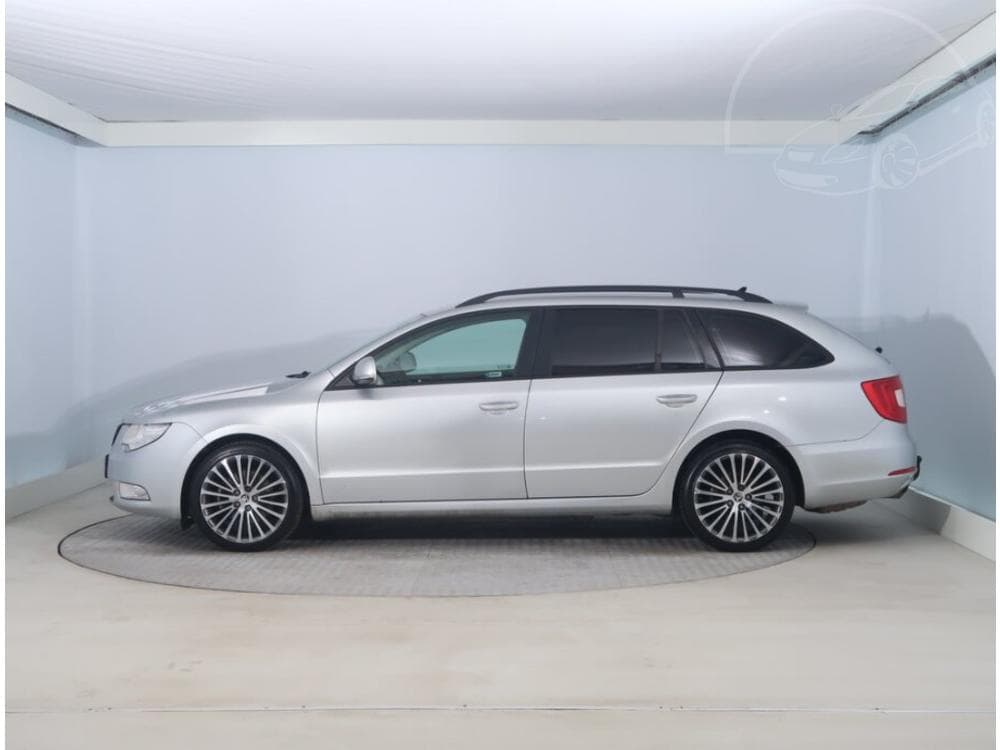 2011 Škoda SUPERB - 7