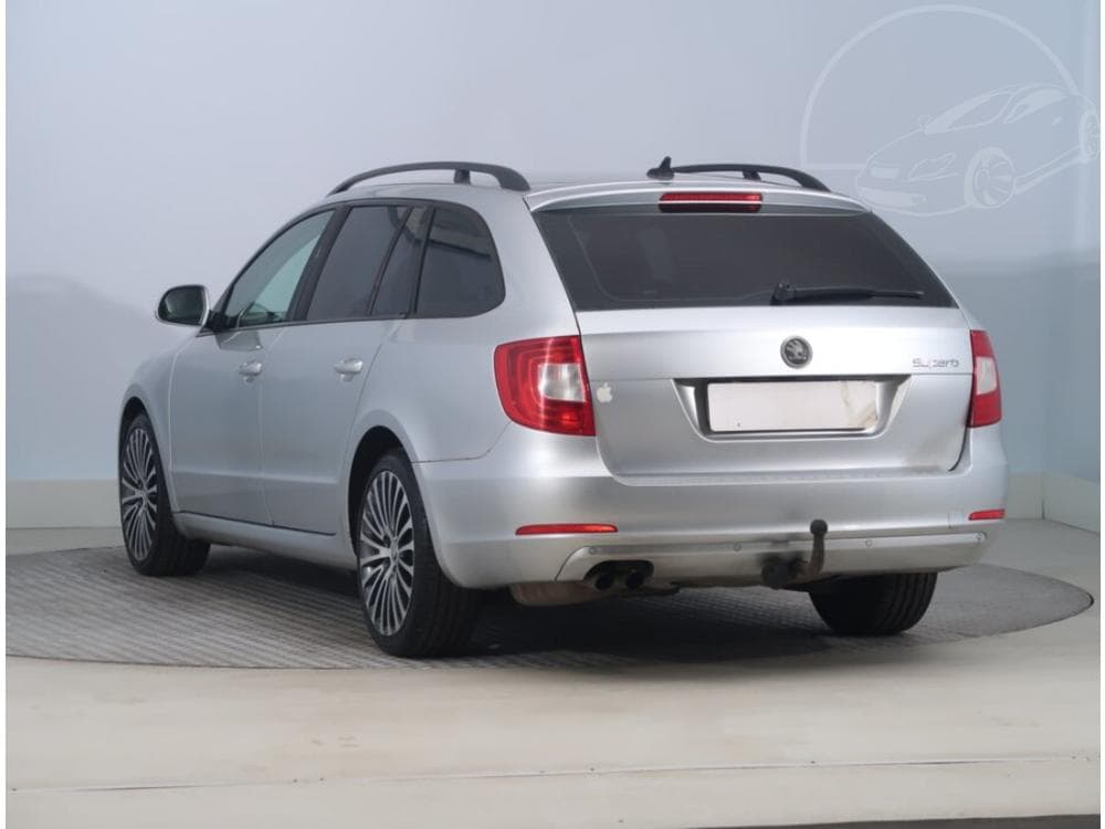 2011 Škoda SUPERB - 10
