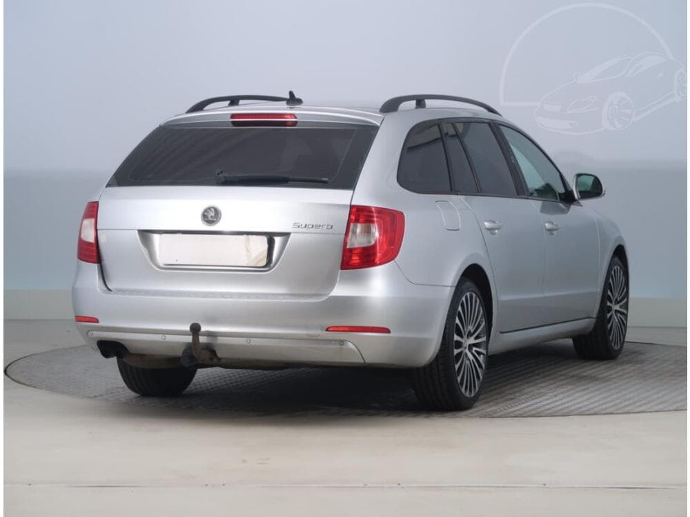 2011 Škoda SUPERB - 13