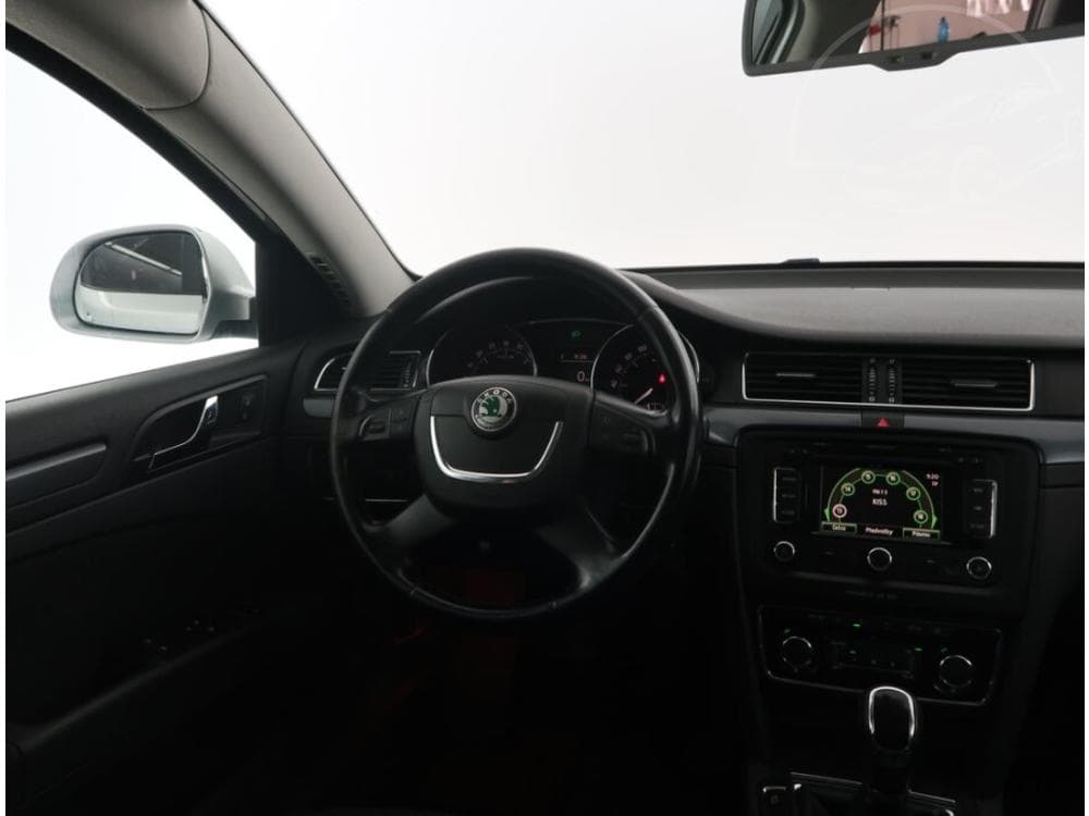 2011 Škoda SUPERB - 19