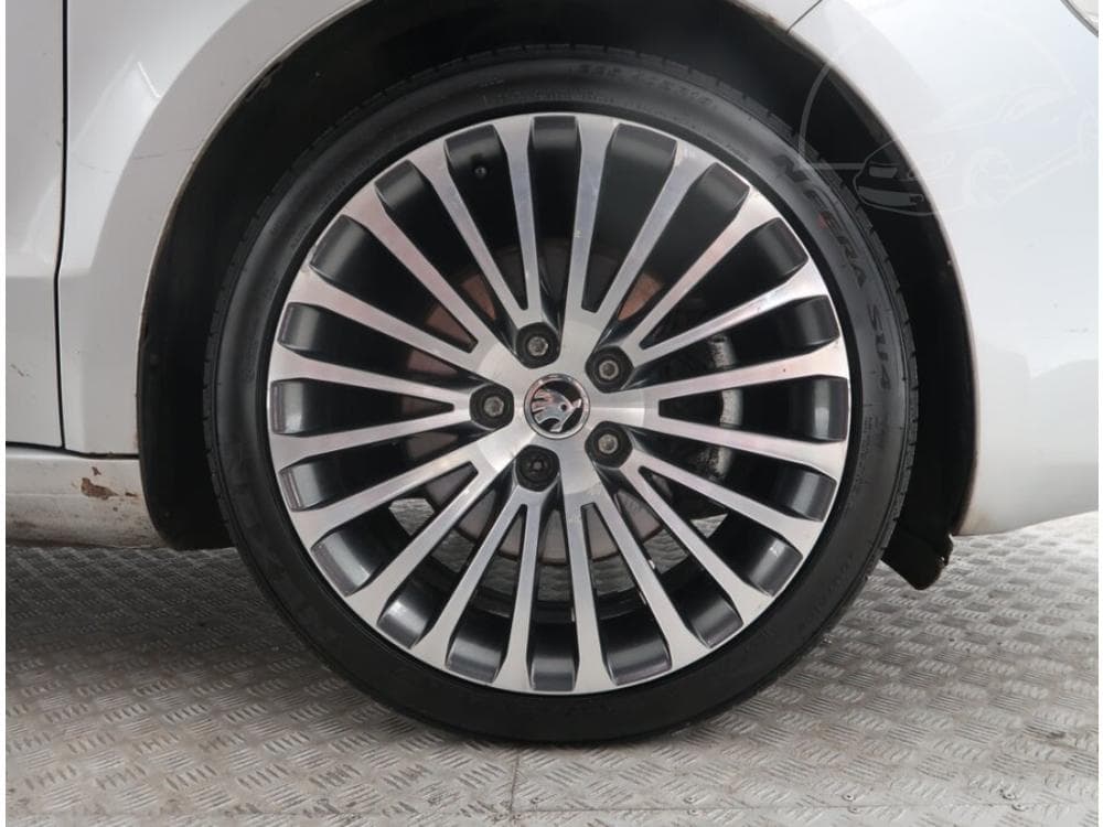 2011 Škoda SUPERB - 43