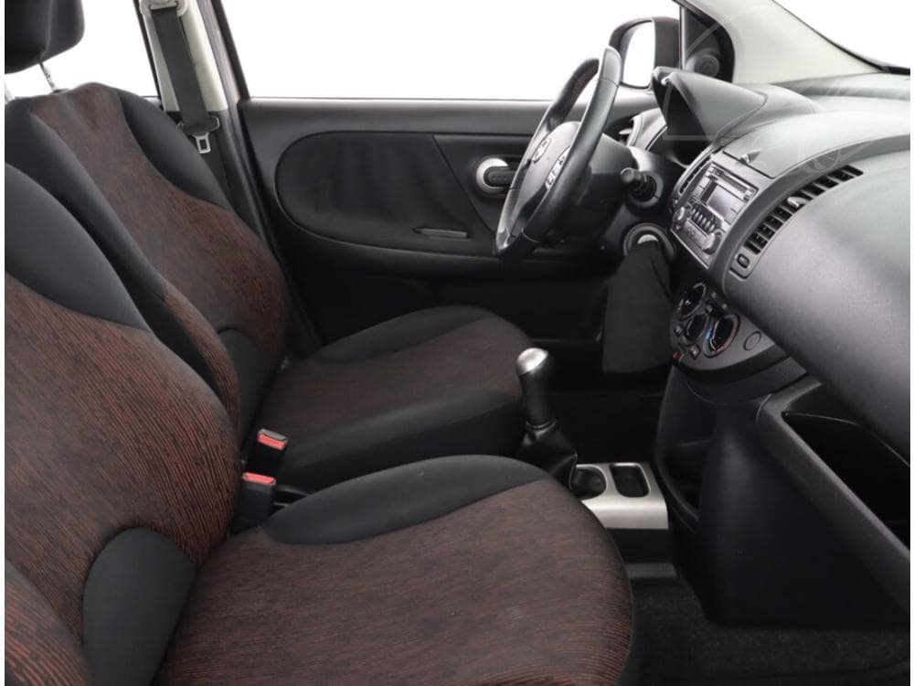 2011 Nissan NOTE - 25