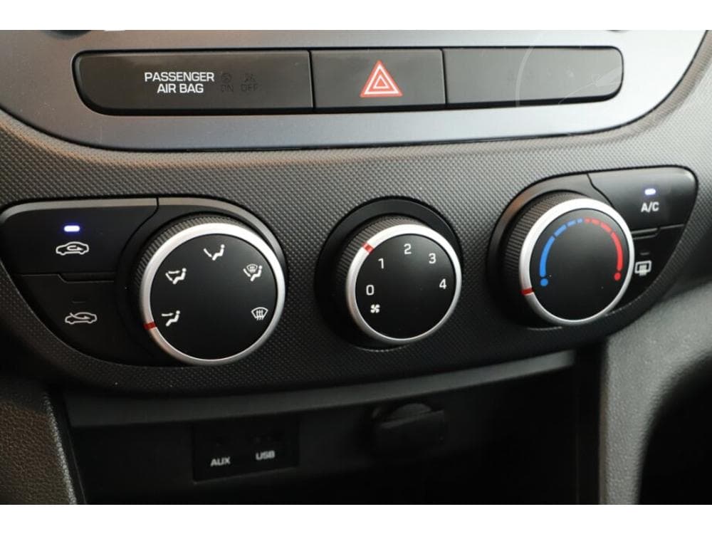 2018 Hyundai i10 - 23