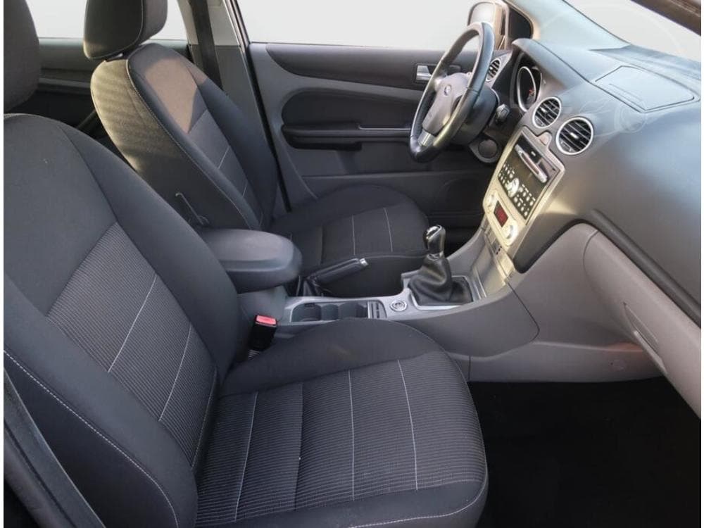 2009 Ford FOCUS - 9