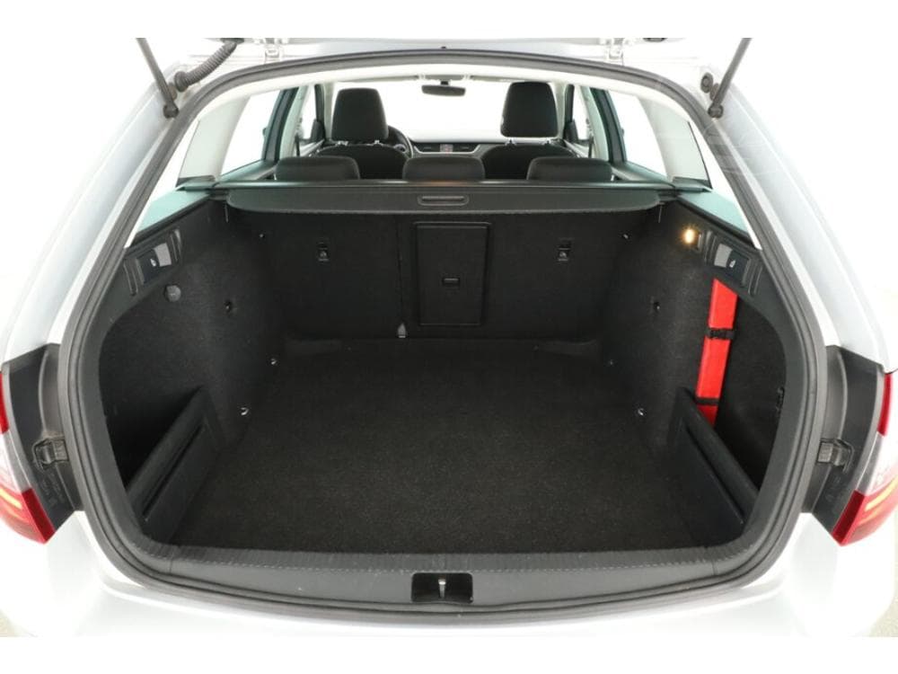 2018 Škoda OCTAVIA - 11