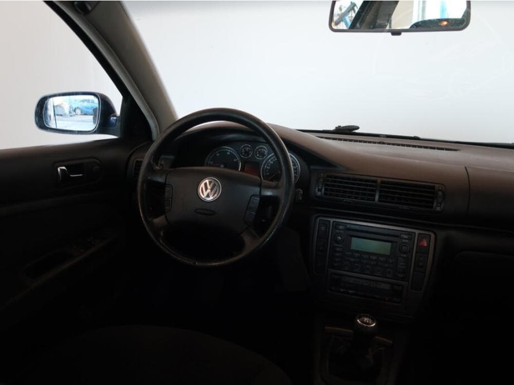 2003 Volkswagen PASSAT - 7