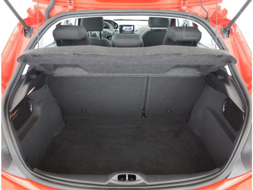 2016 Peugeot 208 - 29