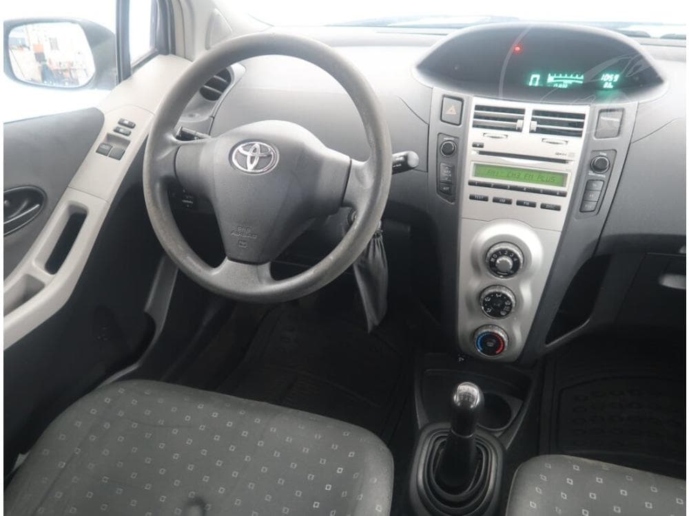 2007 Toyota YARIS - 13
