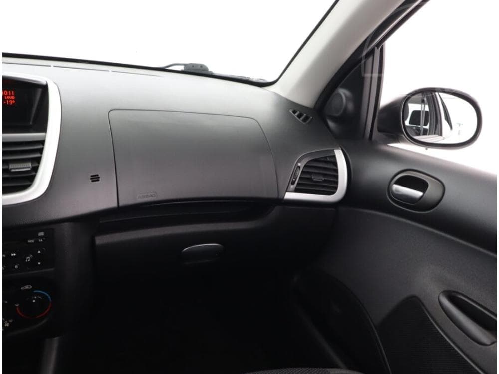 2012 Peugeot 206 - 15