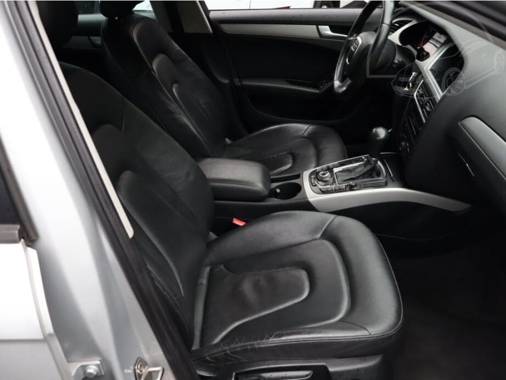 2011 Audi A4 - 13