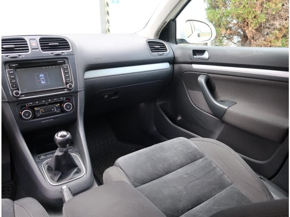 2011 Volkswagen GOLF - 8